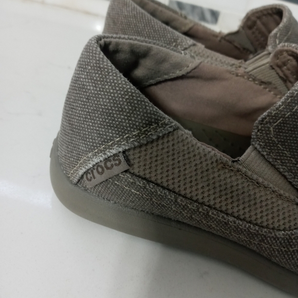 Crocs Santa Cruz Dual Comfort dark beige canvas slip on boat shoes /Loafers C11 - Picture 3 of 6
